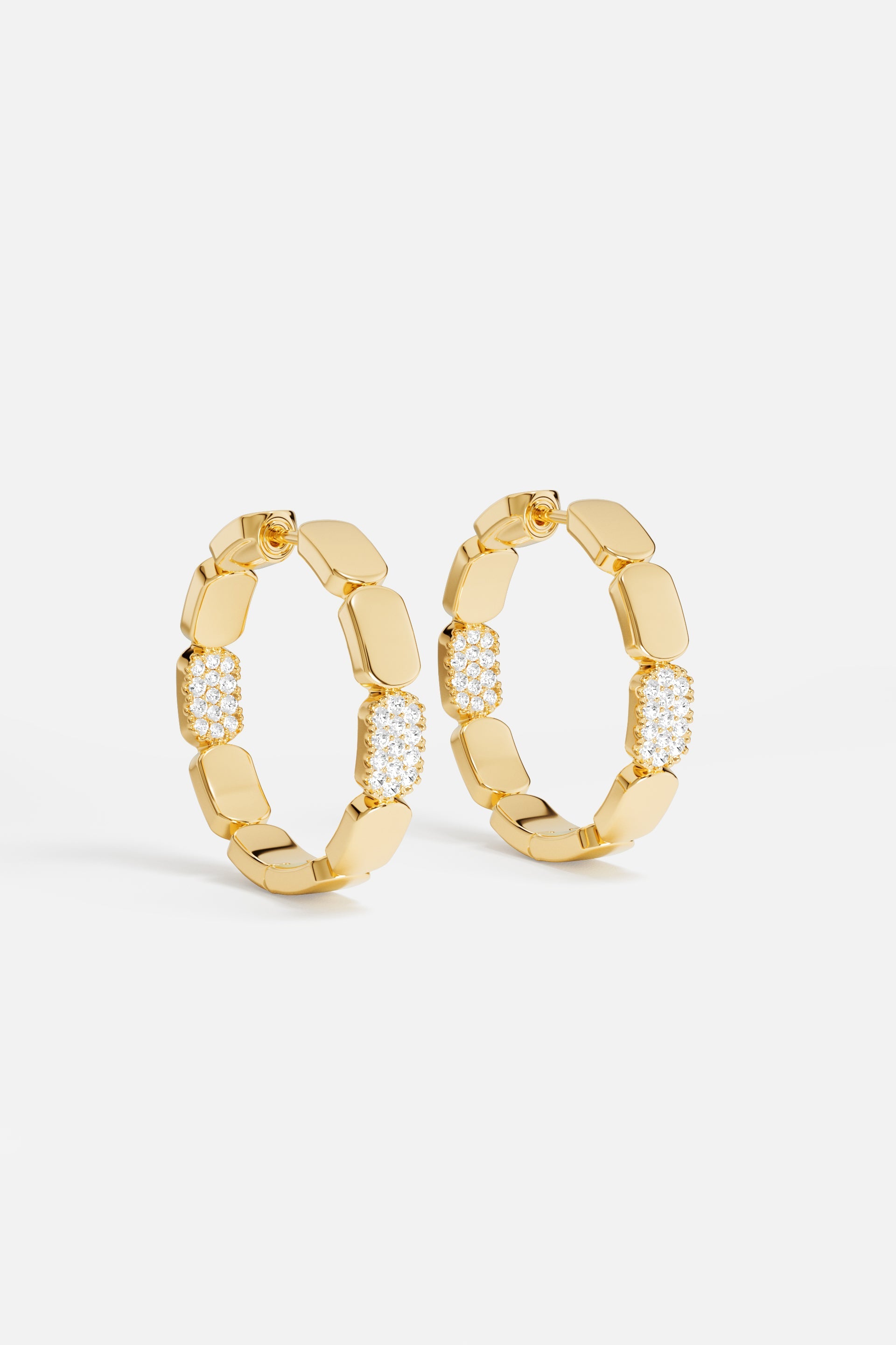 01-YE15769OX-APM-Monaco-Earrings