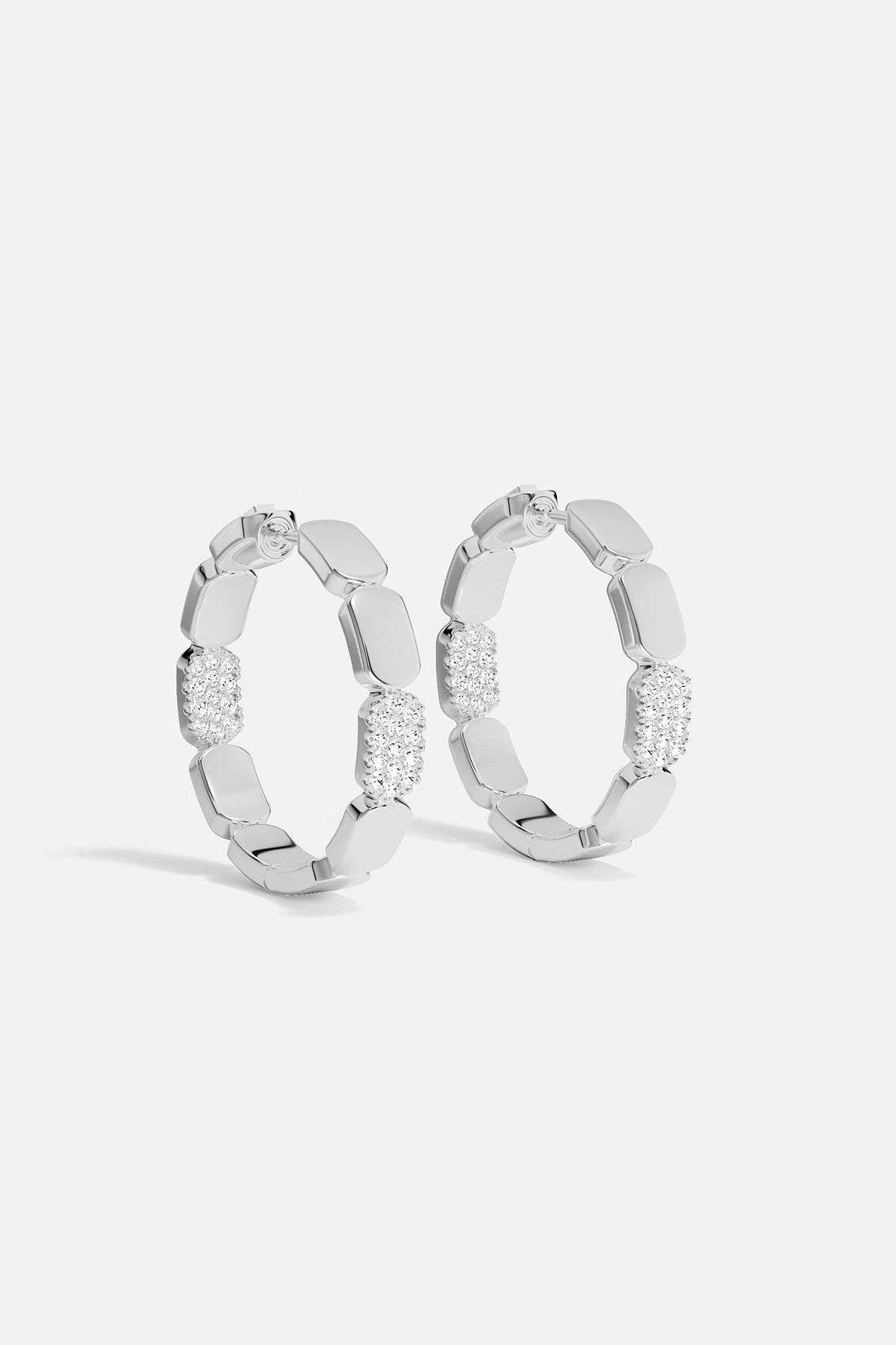 01-WE15769OX-APM-Monaco-Pavage-Earrings