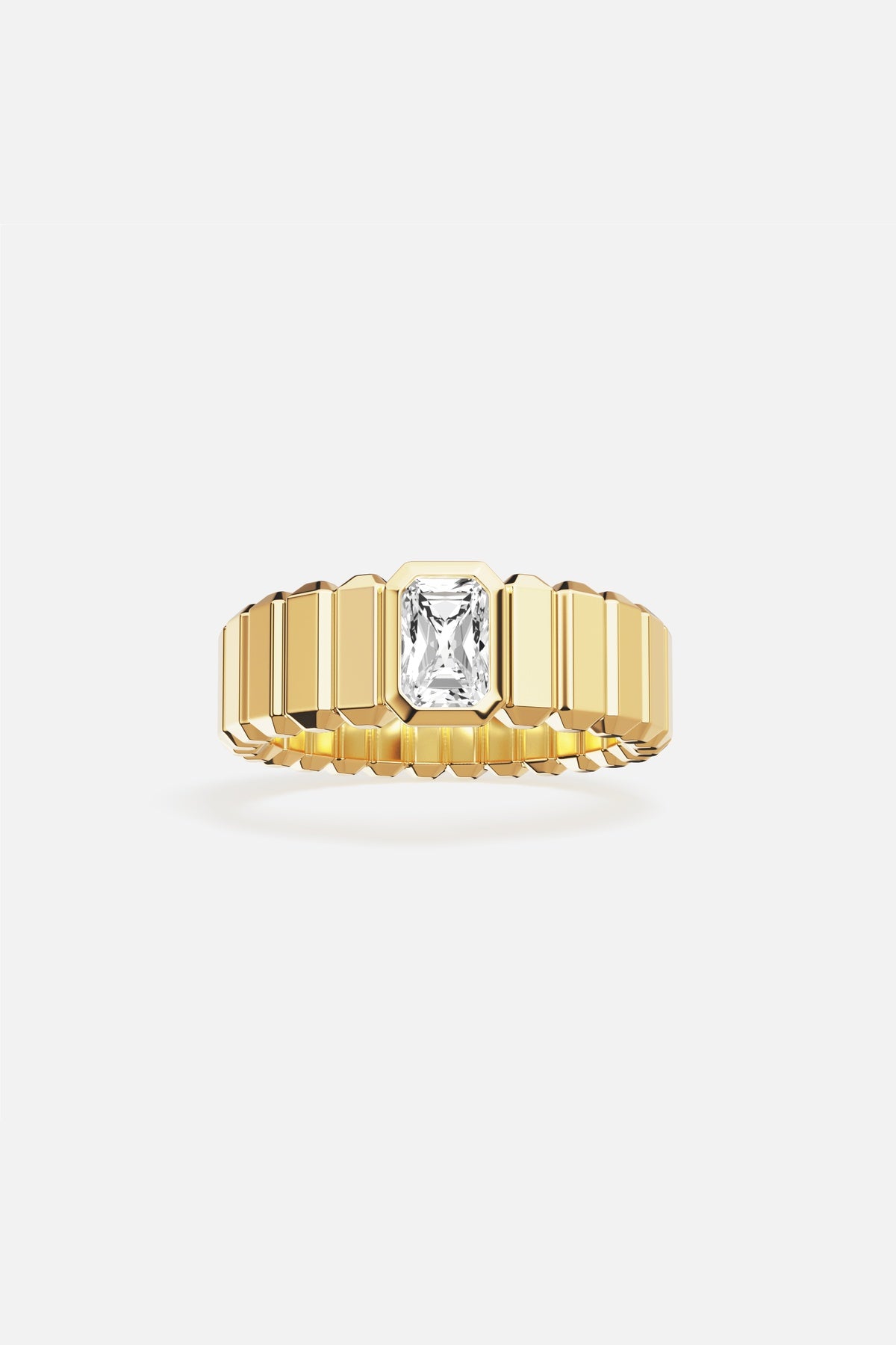 APM Ring in gold color, sculpted elegance with a luminous solitaire touch.