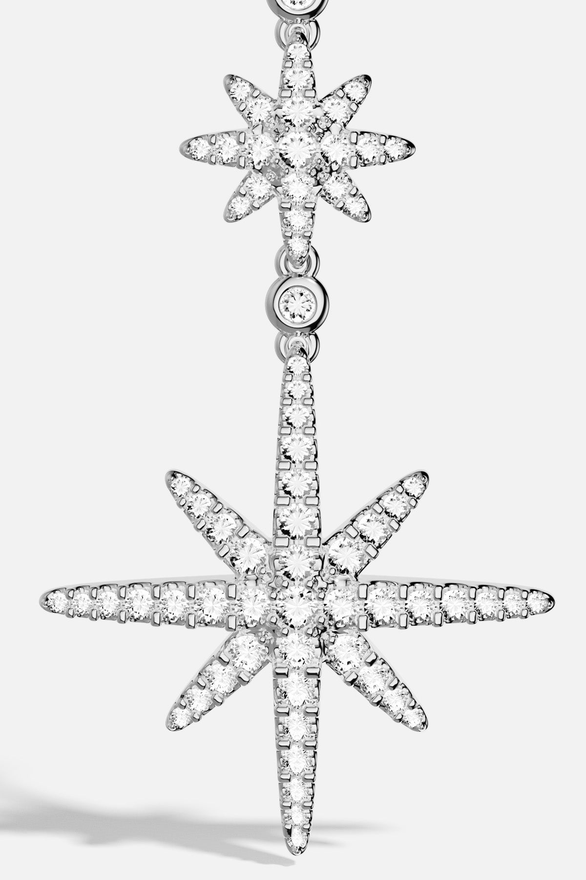 APM Météorites Earrings, a cascade of stars lighting up every moment.